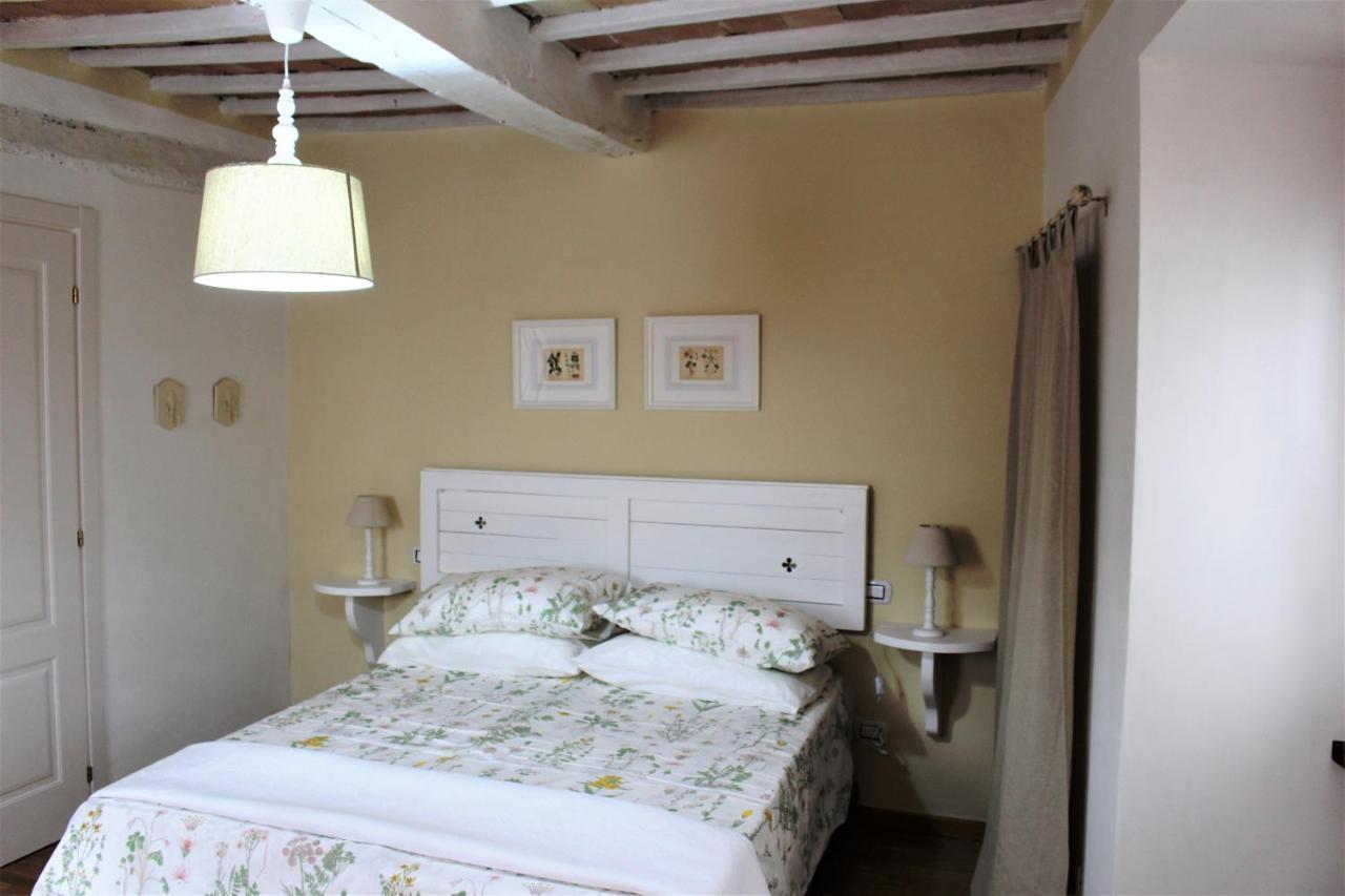 Romantic Suite Губбіо Екстер'єр фото